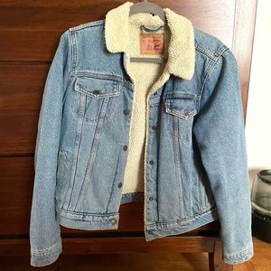 Levi’s sherpa lined denim jacket